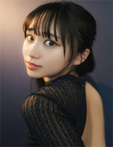 饭桌上故意张开腿让公在线看/单亲妈妈电影在线观看