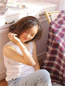 《花儿和少年-精品国产一区二区三区四区勃大卷》