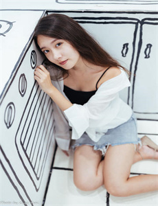 《美女脱体图-高压监狱法版》